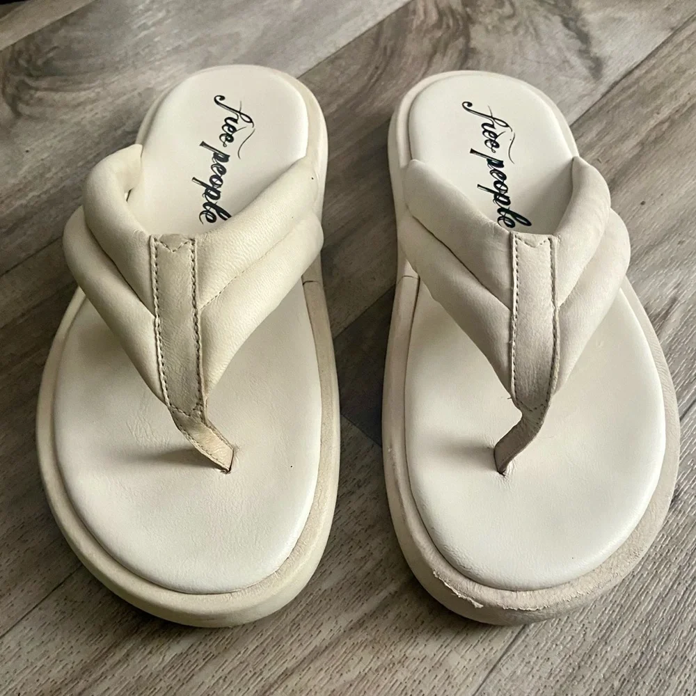 Free People Wonderland Flip Flop Thong Sandal - Picture 4 of 11